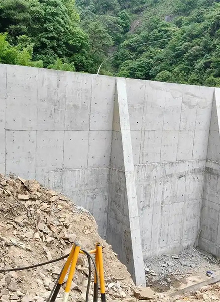 南京下关区重力式挡土墙
